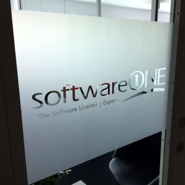Rudedekoration med negativt udskåret logo hos SoftwareONE