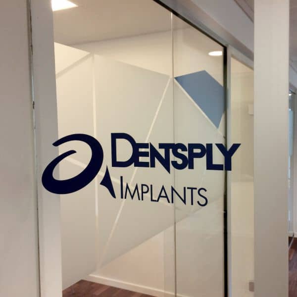 Rudedekoration hos Dentsply Implants